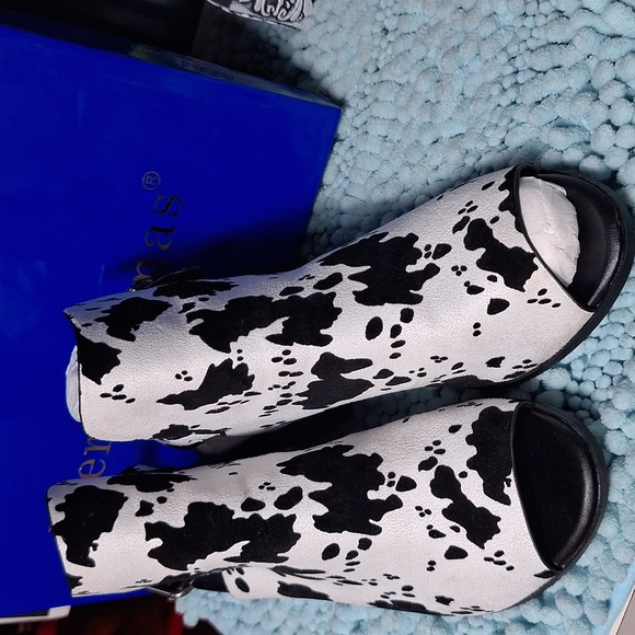 Pierre Dumas adorable black/white clogs. Worn 2 times. Size 8 1/2 - Picture 2 of 6